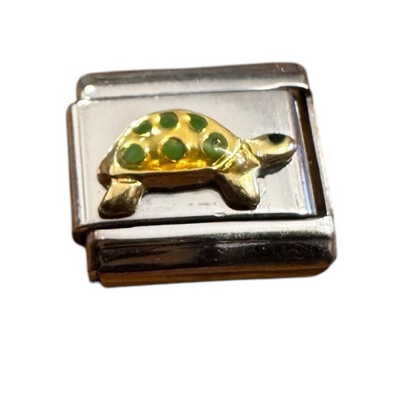 Vintage Y2K Italian Charm Bracelet Green Gold Turtle Charm Summer Lake Beach‎ - Picture 1 of 2